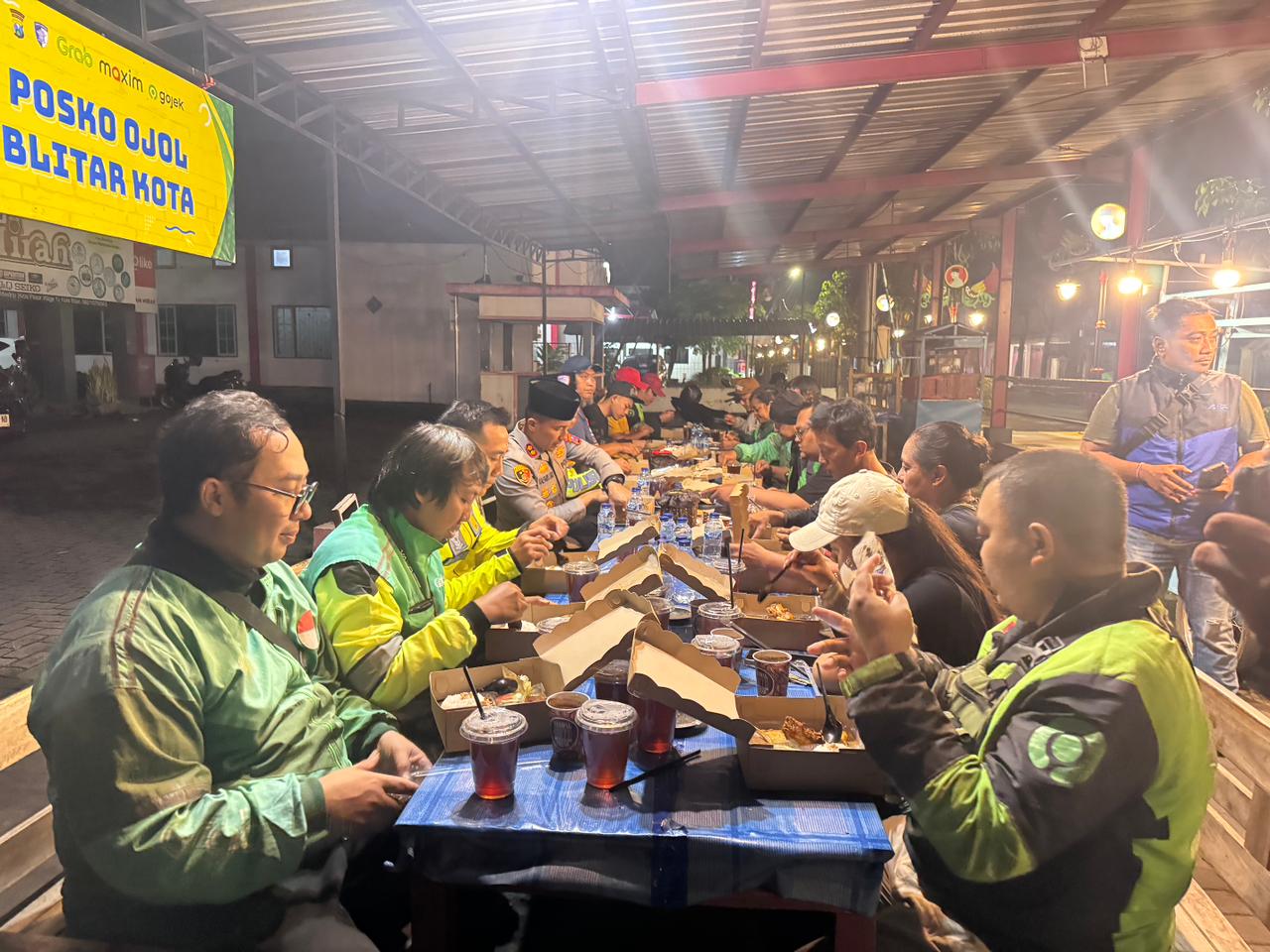 Polres Blitar Kota Gelar Sahur Bareng Bersama Komunitas Ojol