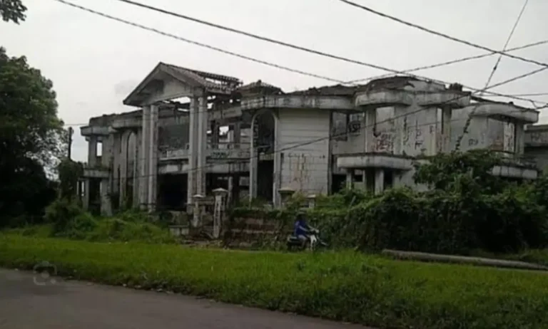 Misteri Horor Rumah Hantu Darmo Surabaya