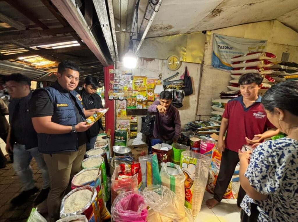 Kegiatan Rutin Satgas Pangan Polrestabes Surabaya, Melakukan Monitoring Ke Pasar Modern
