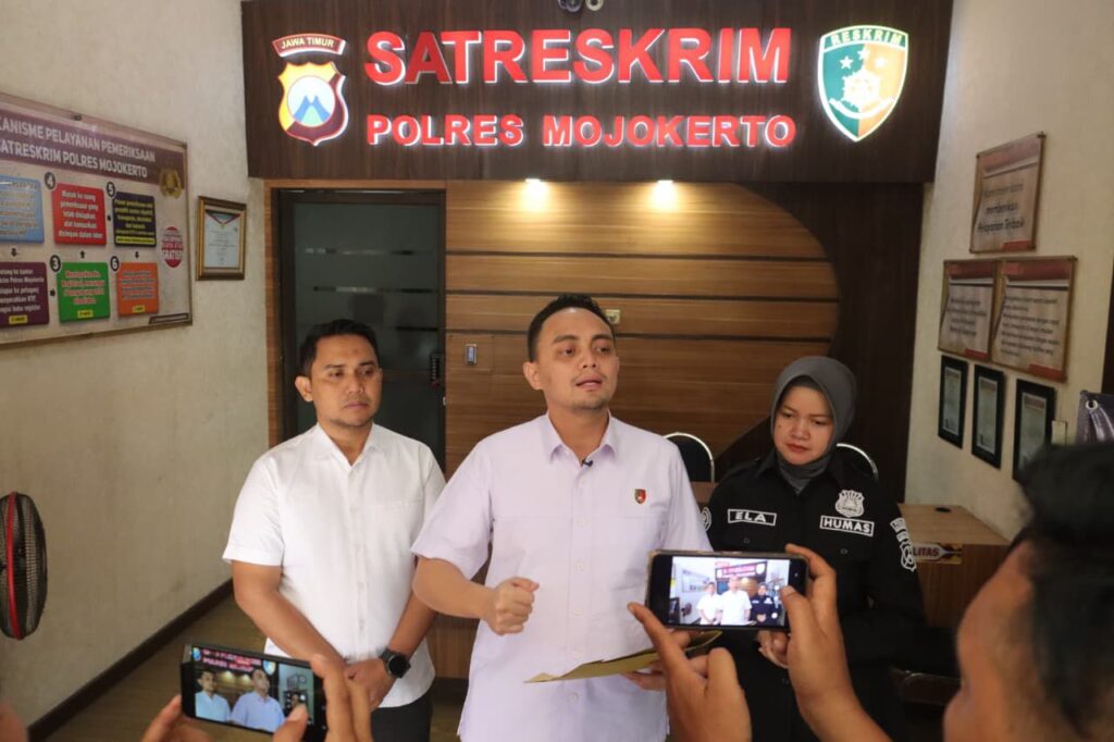 Polres Mojokerto Amankan 3 Orang Debt Collector yang Rampas Pajero di Sooko