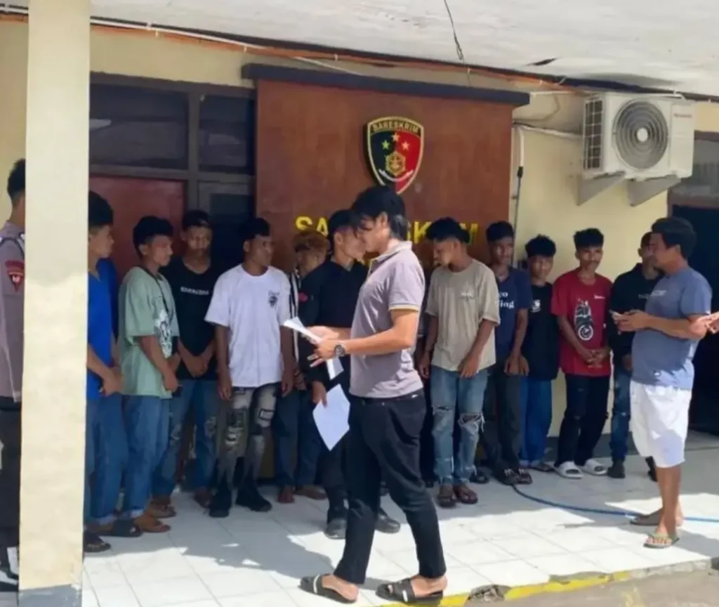 Keributan di Dalam Bus di Bali Viral, Penumpang Diduga Mabuk Tantang Anggota Brimob