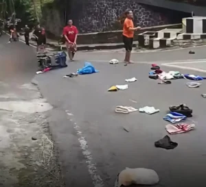 Tragedi di Jalur Klemuk: Motor Diduga Rem Blong, Satu Keluarga Alami Kecelakaan, Satu Tewas