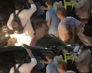 Mobil Polisi Dirusak Massa Di Kuta Bali , Dua Debt Collector Ditangkap