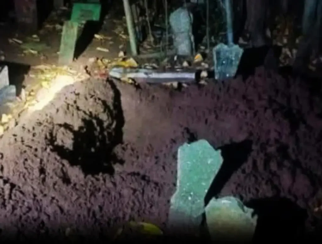 Heboh! Makam Warga di Bojonegoro Diduga Dibongkar Orang Tak Dikenal Tengah Malam