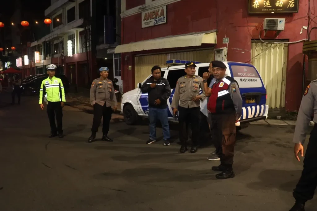 Patroli Skala Besar Polres Tanjung Perak Sapu Titik Rawan, Malam Minggu di Surabaya Aman Tanpa Gangguan