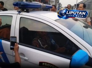 Oknum Polisi dan ASN Digerebek Warga di Nganjuk, Mobil Dirusak Massa