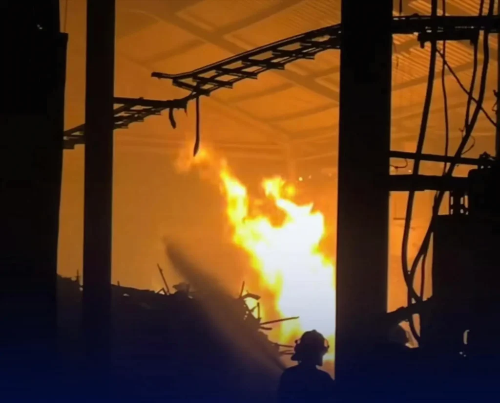 Kebakaran Hanguskan Tempat Produksi Kerupuk di Sidoarjo, Diduga Akibat Korsleting Listrik