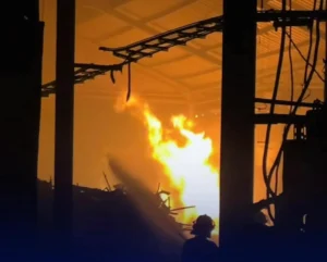 Kebakaran Hanguskan Tempat Produksi Kerupuk di Sidoarjo, Diduga Akibat Korsleting Listrik