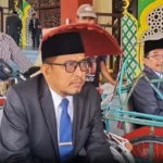 Momen Langka Tukang Becak Sumenep, Antar Bupati di Tengah Kebijakan Hemat BBM