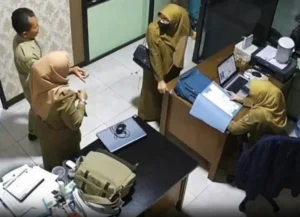 Wanita di Gresik Tertipu Modus CPNS, Datang Ngantor Bawa SK Palsu