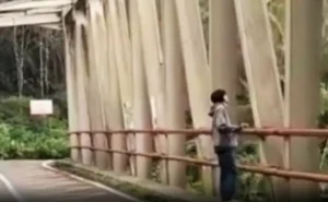 Tragedi di Jembatan Cangar: Antara Duka, Empati, dan Bayang-Bayang Cerita Mistis