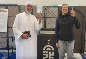 Pemuda Asal Kanada Resmi Masuk Islam di Masjid MAC Hespeler, Momen Haru Penuh Makna