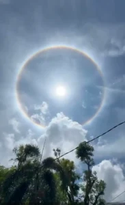 Langka dan Indah, Cincin Pelangi Hiasi Langit Sampang Hari Ini