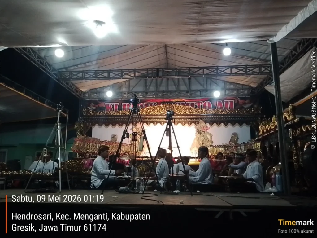 Malam Penuh Makna Di Hendrosari; Wayang Kulit Mengalun Hinga Dini Hari, Wujud Syukur Dan Kekompakan Warga