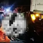 Pengendara Motor Tewas Tabrak Truk Parkir di Mojokerto, Diduga Lalai Bermain HP Saat Berkendara