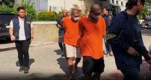 Rivalitas Sepak Bola Berujung Brutal, Delapan Pelaku Pengeroyokan di Gresik Dibekuk Polisi