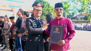 Gus Romy Syib Terima Penghargaan Kapolres Pasuruan pada HUT Bhayangkara ke-80