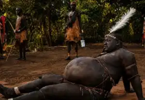 Di Lembah Omo, Tubuh Gemuk Justru Jadi Simbol Kehormatan: Tradisi Ka’el Suku Bodi di Ethiopia