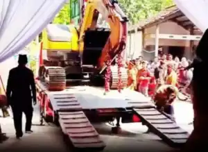 Seserahan Pernikahan Mewah di Grobogan Viral, Ada Ekskavator hingga Mobil Miliaran Rupiah