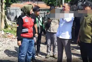 Wali Kota Surabaya Eri Cahyadi Naik Pitam Saat Tertibkan Pengolahan Sampah Ilegal di Keputih