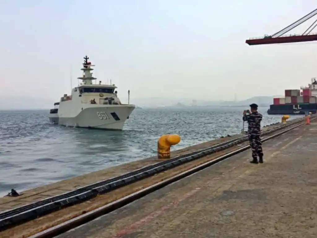 TNI AL Kerahkan Unsur Kapal Perang Cari Lima Jurnalis Hilang Kontak Di Anak Krakatau