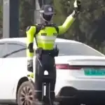 Robot Mulai Patroli, Polisi Manusia Tersisih?