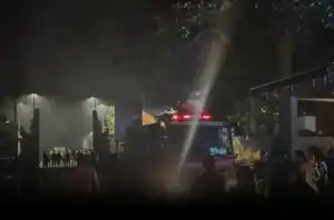 Pesta Ulang Tahun Berujung Kepanikan, Restoran Chez Gado-Gado Seminyak Ludes Terbakar