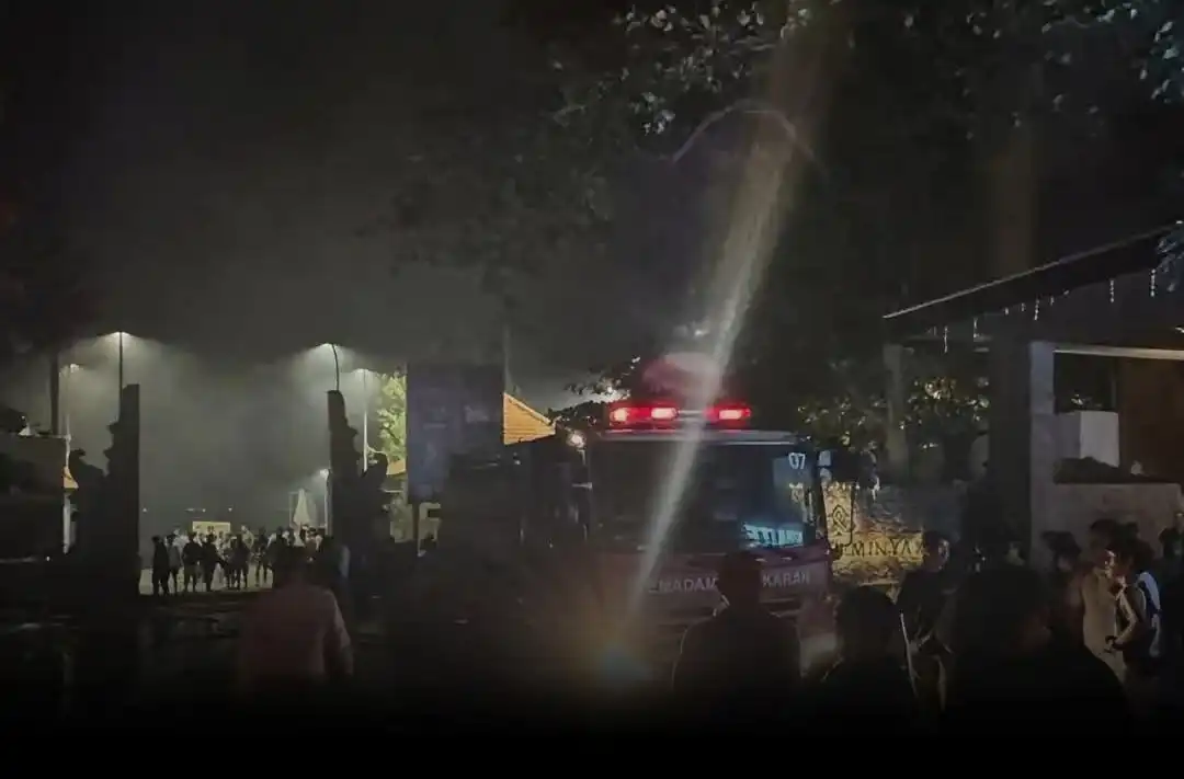 Pesta Ulang Tahun Berujung Kepanikan, Restoran Chez Gado-Gado Seminyak Ludes Terbakar